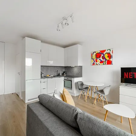 Premium With Free Parking Near Muzeum Powstania Apartment *