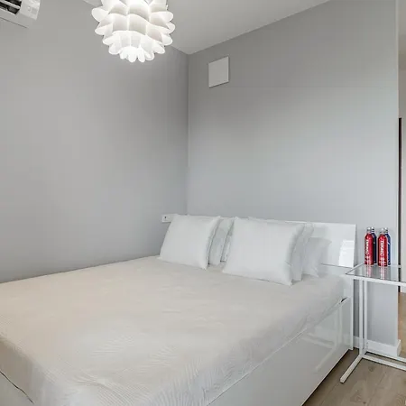 Premium With Free Parking Near Muzeum Powstania Apartment Warsaw